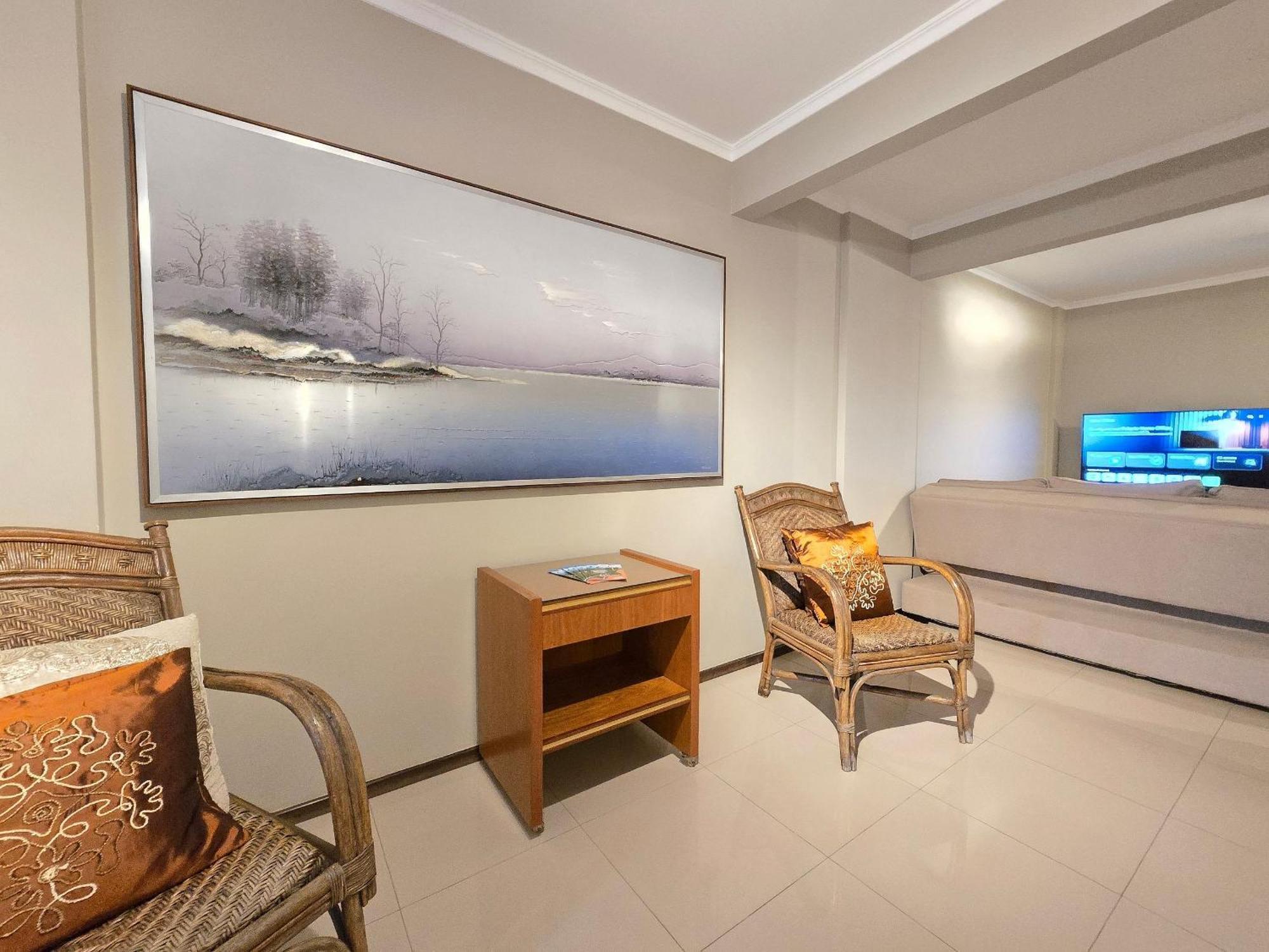 Apartamento 401 Frente Mar Roda Gigante 3 Quartos *