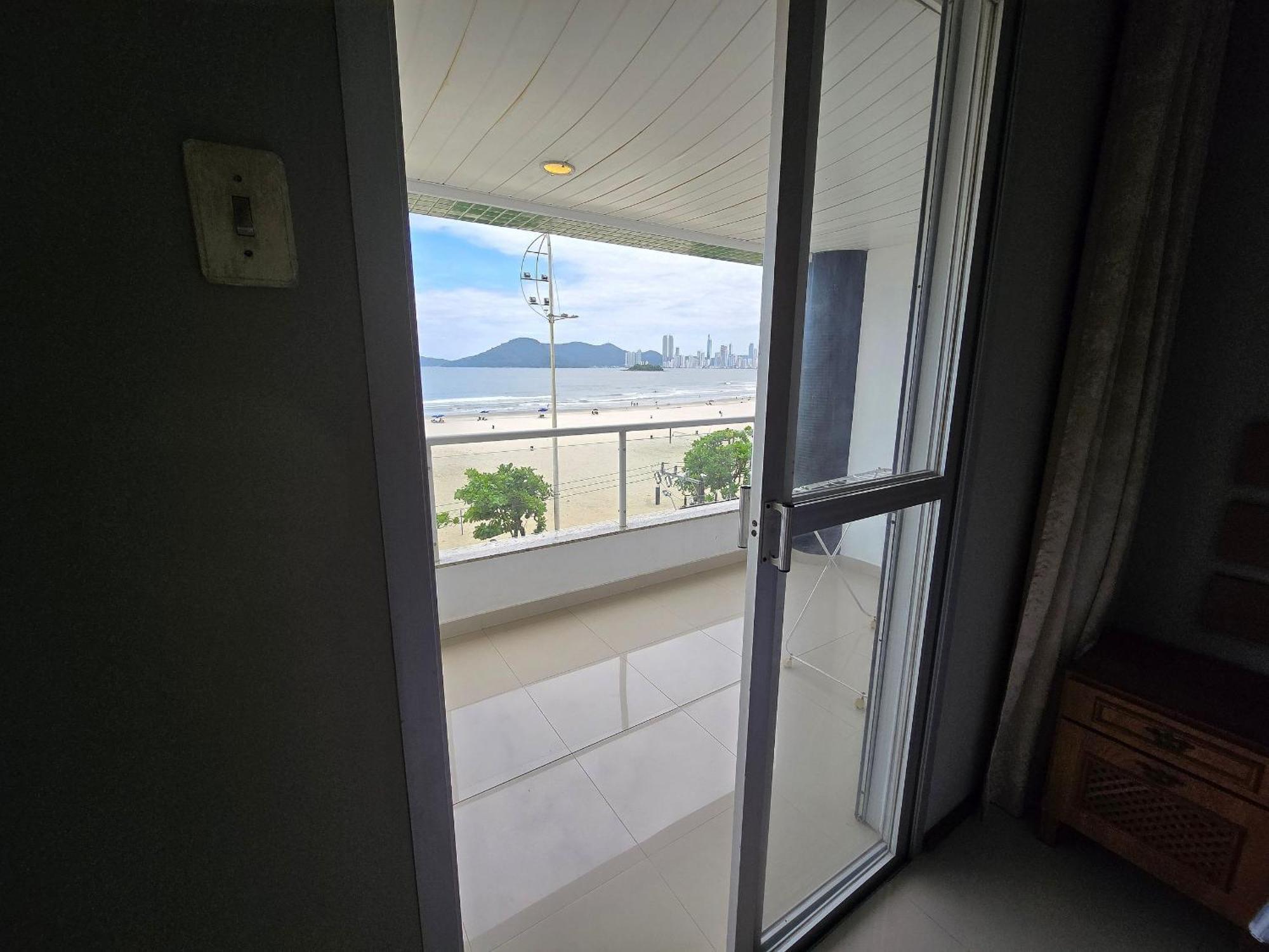 401 Frente Mar Roda Gigante 3 Quartos Balneario Camboriu