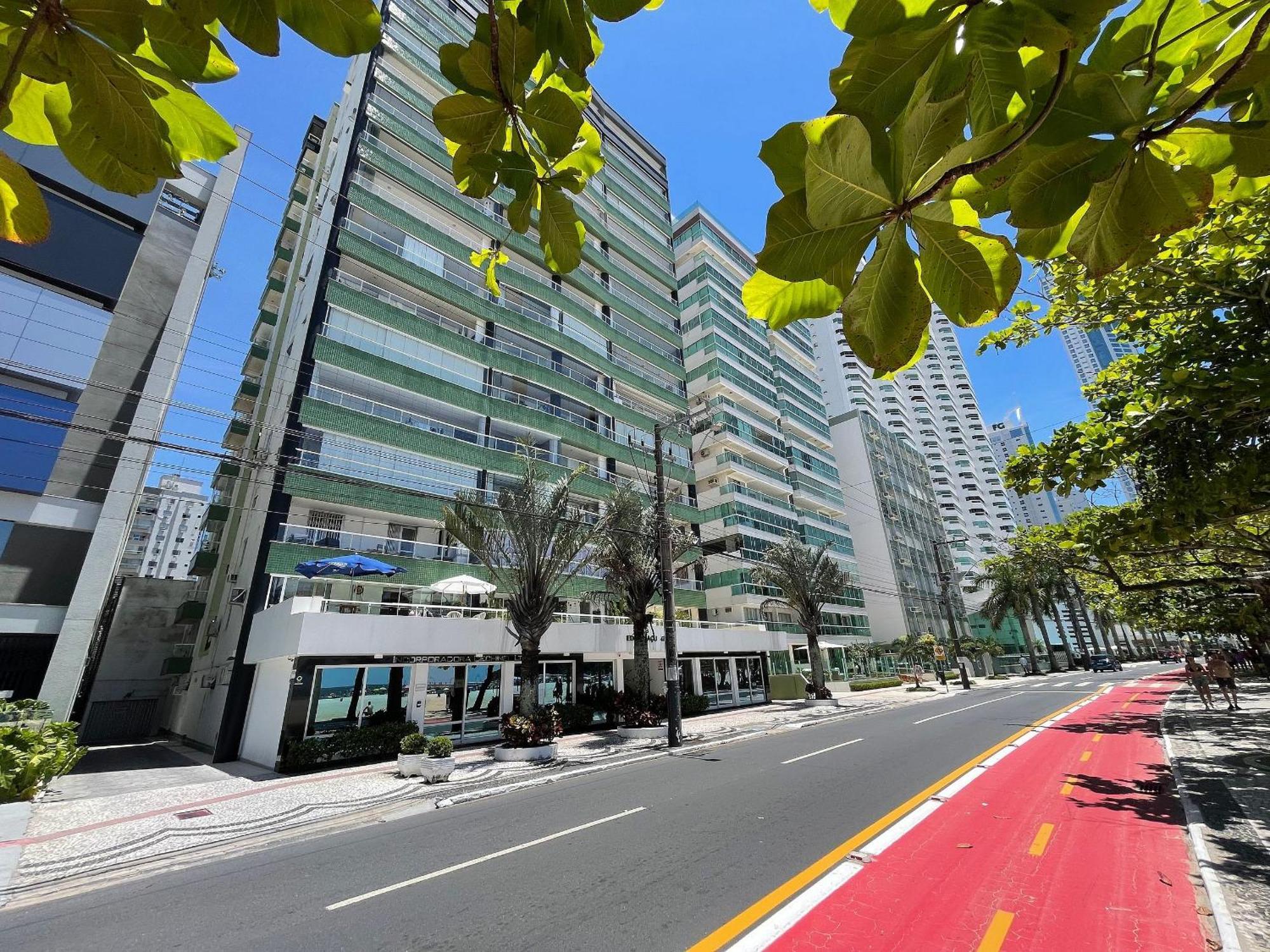 Apartamento 401 Frente Mar Roda Gigante 3 Quartos